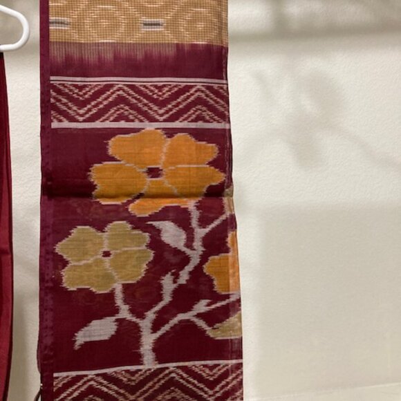 Silk salwar khameez Patola style - Picture 3 of 3